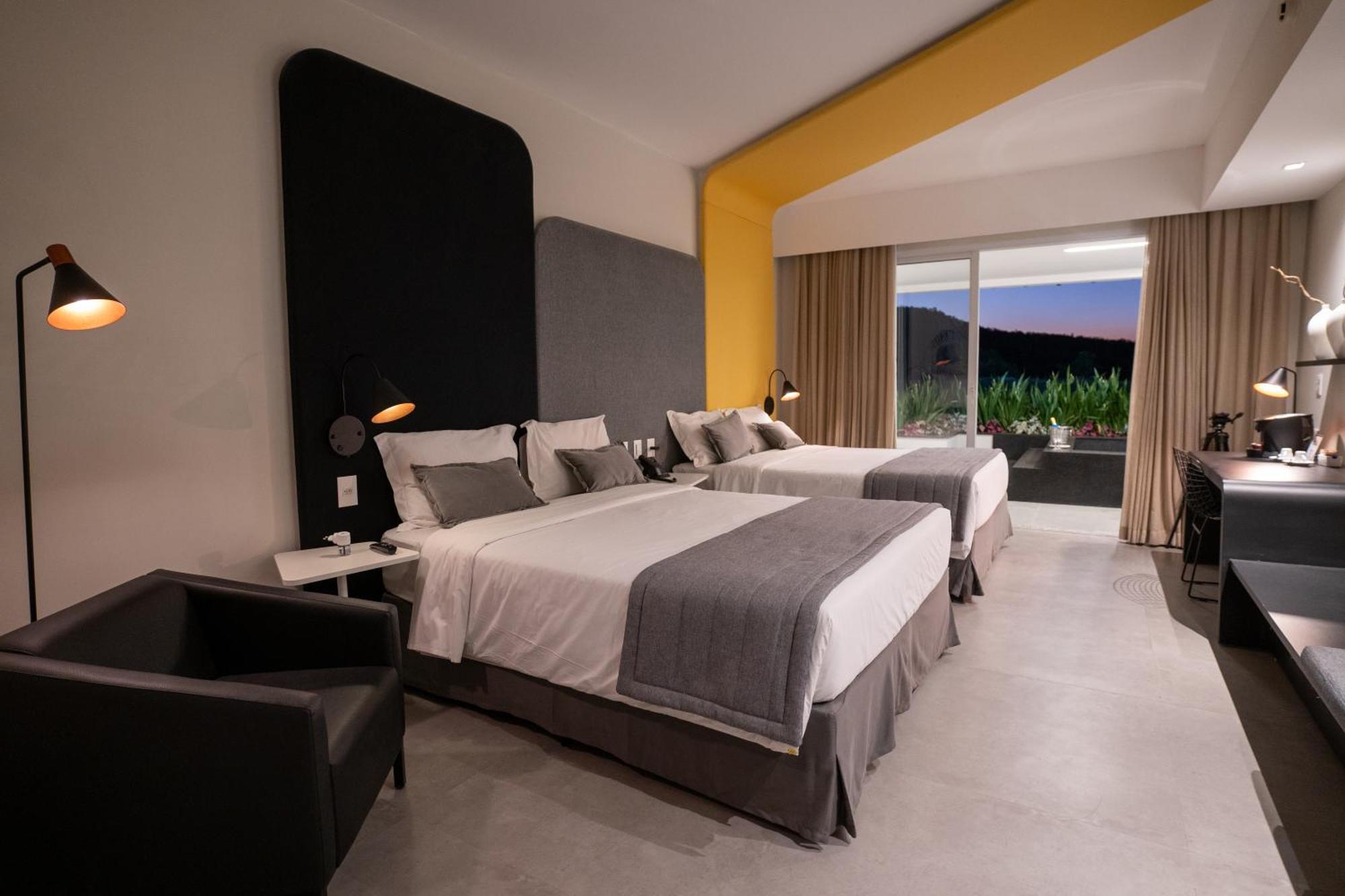 Taua E Convention Hotel 4*